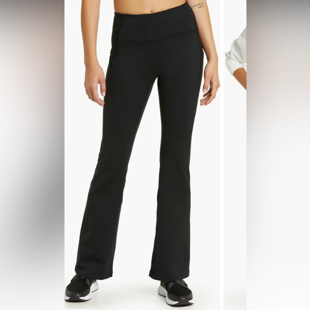 Zella flared black legging - Picture 2 of 3